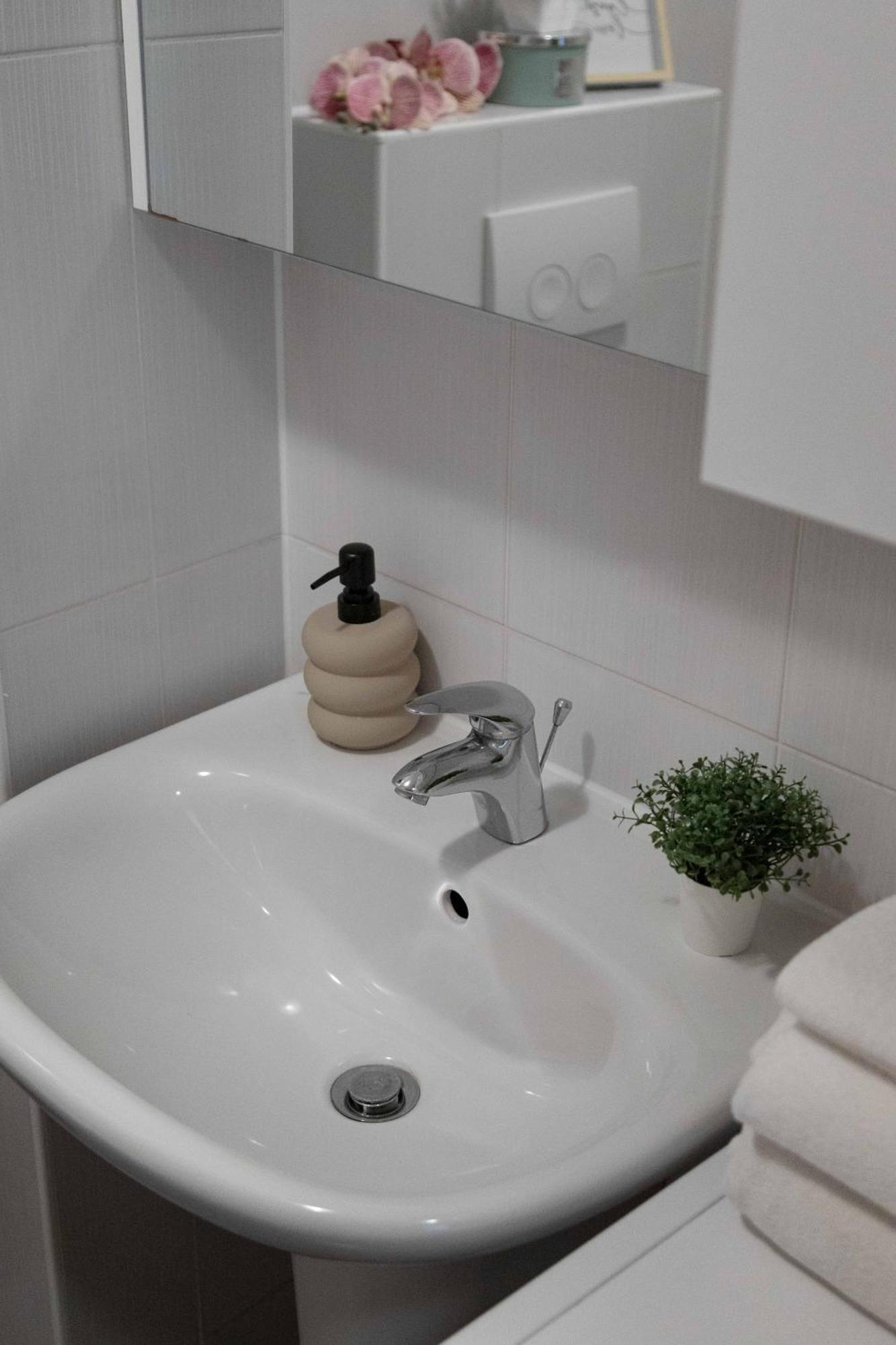 Sunny 1Bdr With Balcony & Parking Apartment Zagreb Ngoại thất bức ảnh